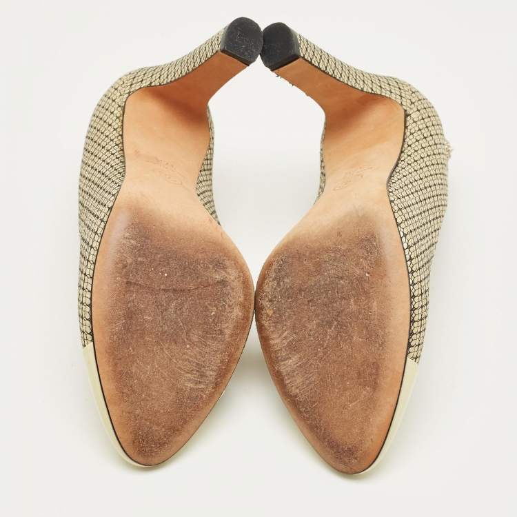 Pre Owned Chanel Beige Mesh and Patent Leather CC Cap Toe Pumps Size 37.5