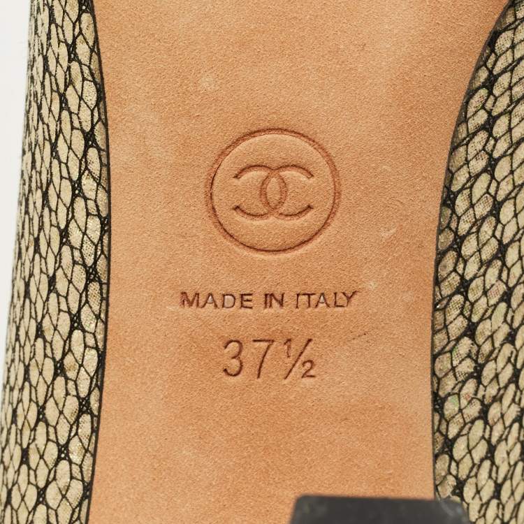 Pre Owned Chanel Beige Mesh and Patent Leather CC Cap Toe Pumps Size 37.5