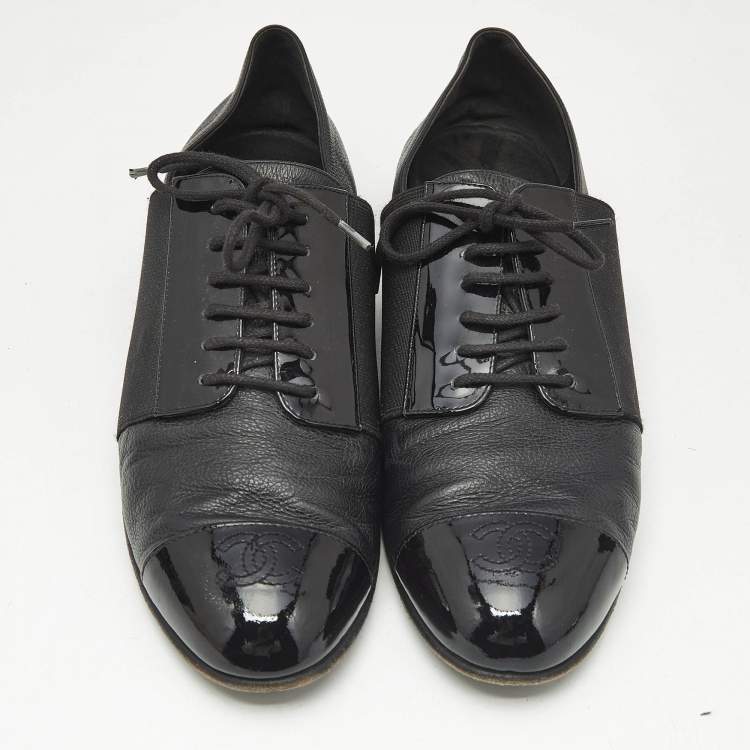 Pre Owned Chanel Black Leather Interlocking CC Logo Oxfords Size 38