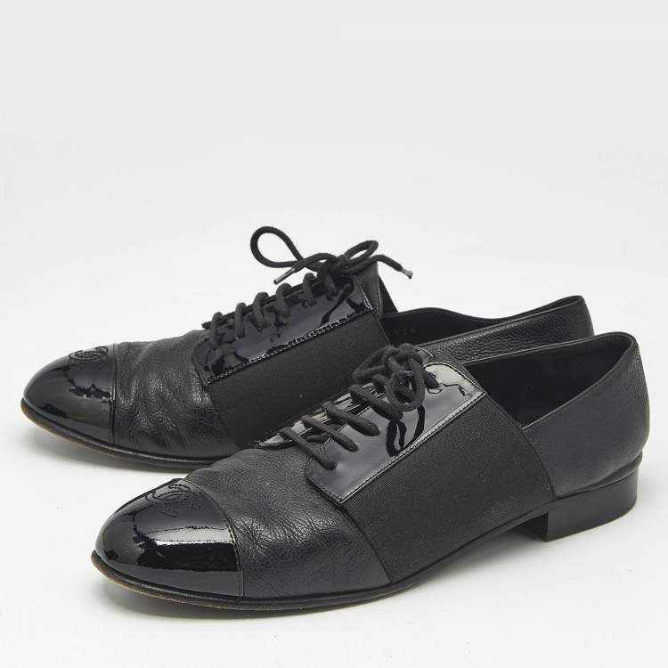 Pre Owned Chanel Black Leather Interlocking CC Logo Oxfords Size 38