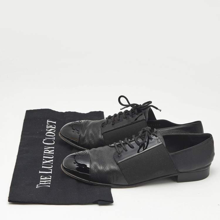 Pre Owned Chanel Black Leather Interlocking CC Logo Oxfords Size 38