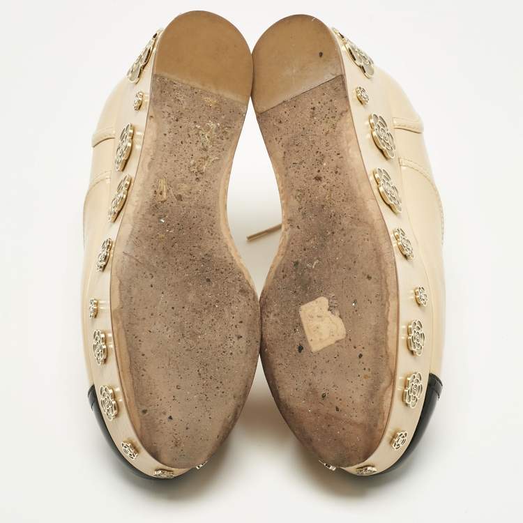 Pre Owned Chanel Beige/Black Patent and Leather Camelia Lace Oxfords Size 37