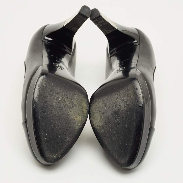 Pre Owned Chanel Black Leather and Patent Leather CC Cap Toe Platform Pumps Size 38