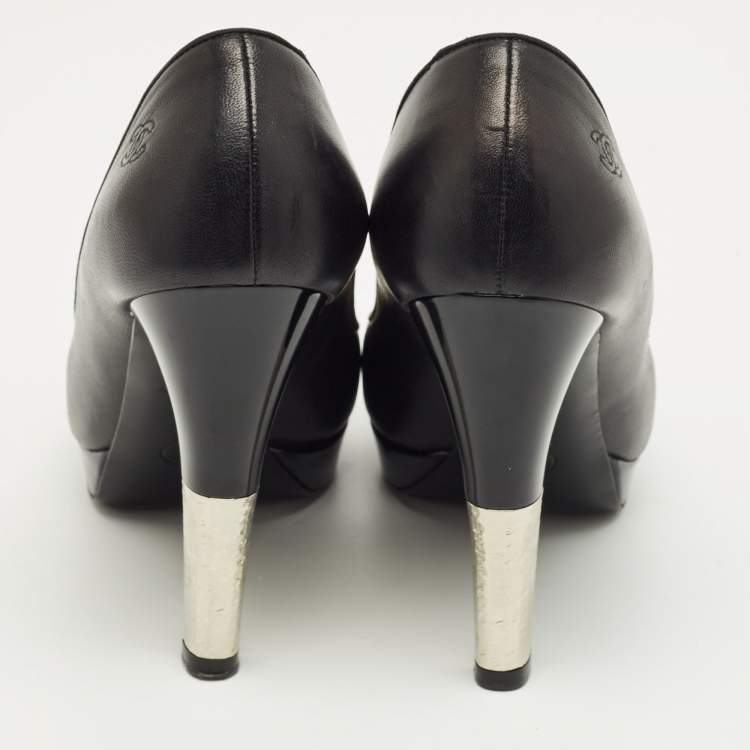 Pre Owned Chanel Black Leather and Patent Leather CC Cap Toe Platform Pumps Size 38