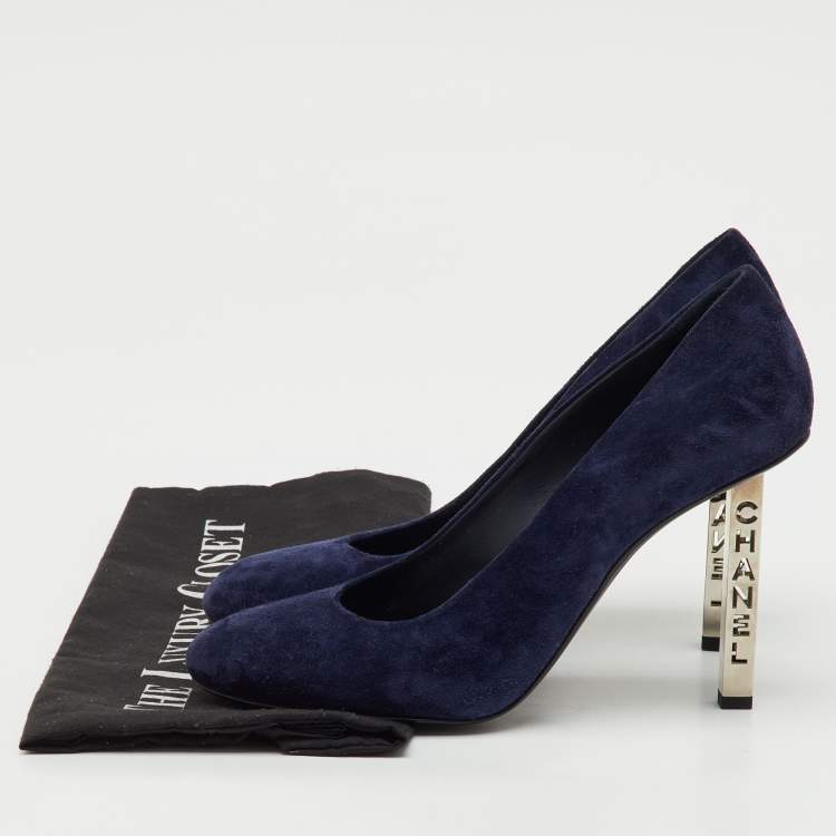 Pre Owned Chanel Navy Blue Suede Round Toe Logo Metal Heel Pumps Size 39