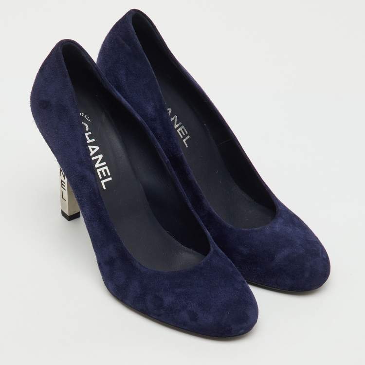 Pre Owned Chanel Navy Blue Suede Round Toe Logo Metal Heel Pumps Size 39