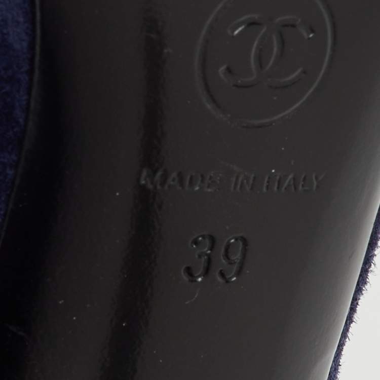 Pre Owned Chanel Navy Blue Suede Round Toe Logo Metal Heel Pumps Size 39