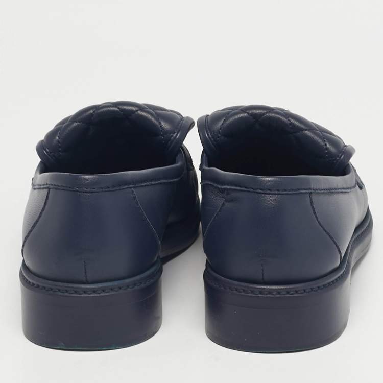 Pre Owned Chanel Navy Blue Leather CC Turnlock Loafers Size 41