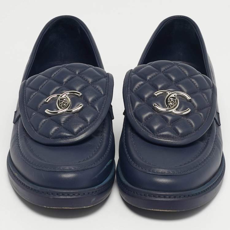 Pre Owned Chanel Navy Blue Leather CC Turnlock Loafers Size 41