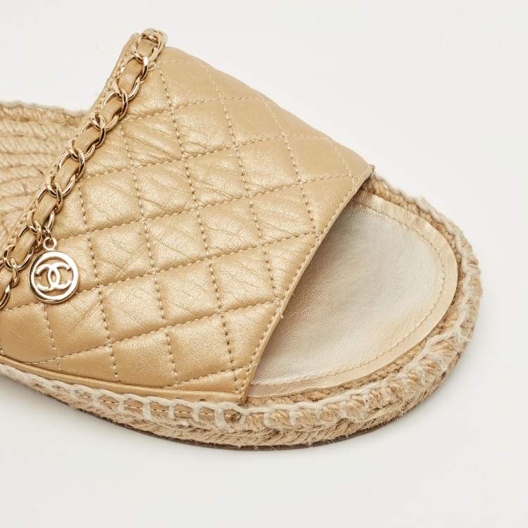 Pre Owned Chanel Gold Quilted Leather CC Chain Espadrille Flat Slides Size 40