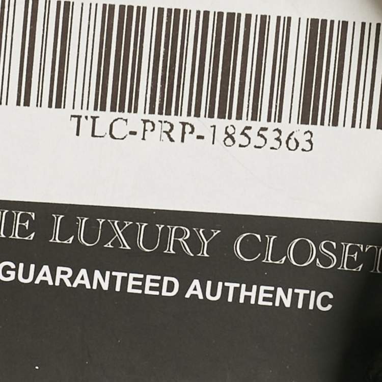 مملوكة مسبقًا حذاء بوت كاحل شانيل سويدي فضي/أسود كعب لؤلؤ رباط علوي مقاس 38