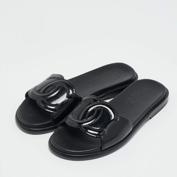 Pre Owned Chanel Black Patent Leather CC Logo Flat Slides Size 36