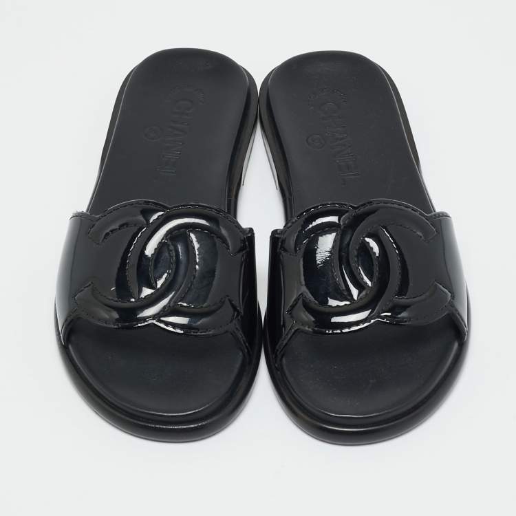 Pre Owned Chanel Black Patent Leather CC Logo Flat Slides Size 36
