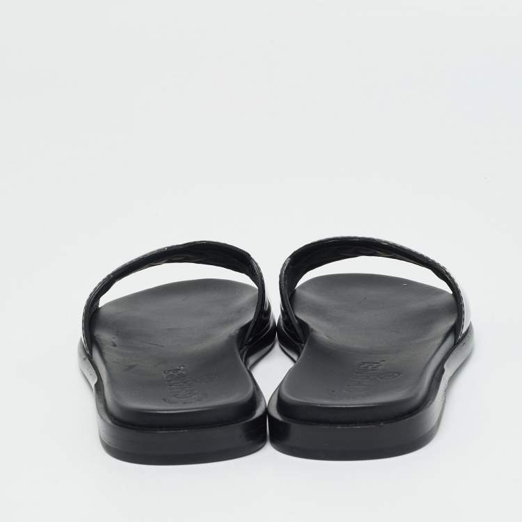 Pre Owned Chanel Black Patent Leather CC Logo Flat Slides Size 36