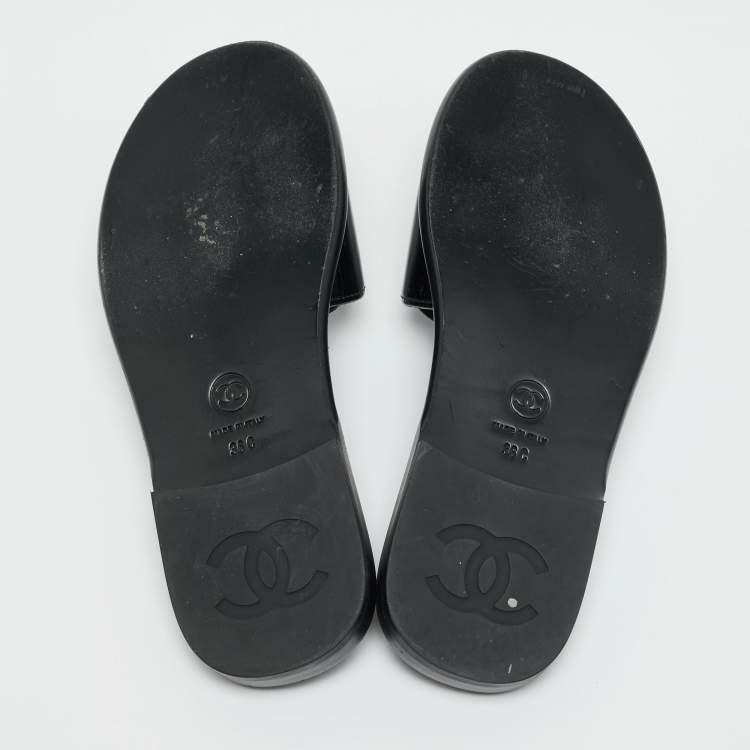 Pre Owned Chanel Black Patent Leather CC Logo Flat Slides Size 36