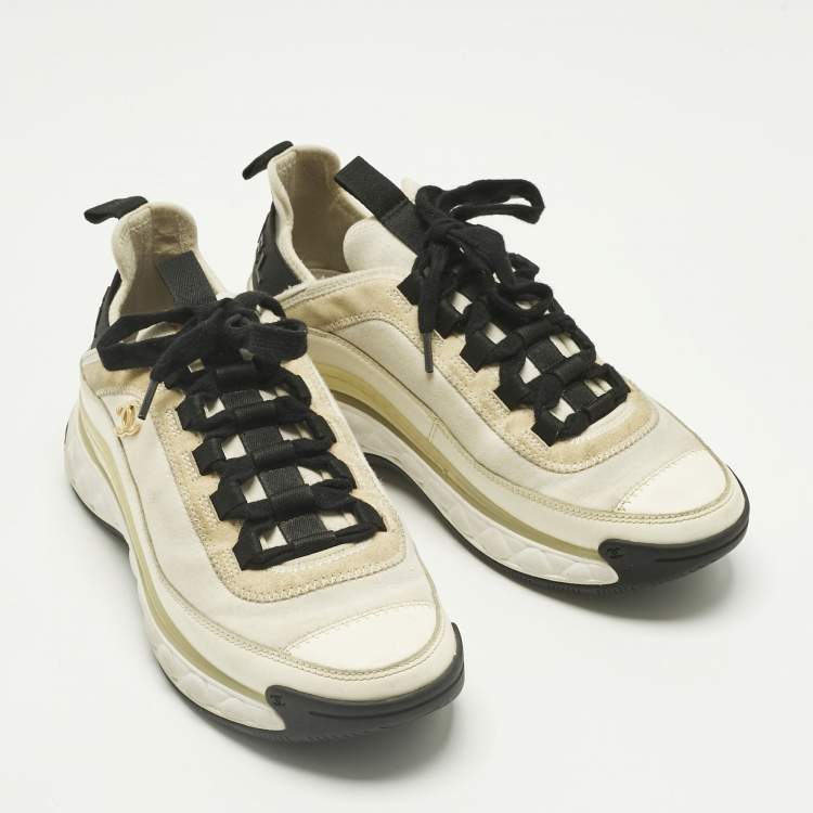 Pre Owned Chanel Grey/White Fabric and Leather CC Lace Up Sneakers Size 36.5