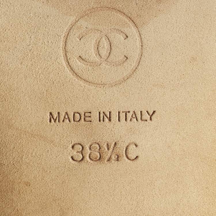 Pre Owned Chanel Gold Leather Pearl Camellia Thong T-Strap Flat Sandals Size 38.5