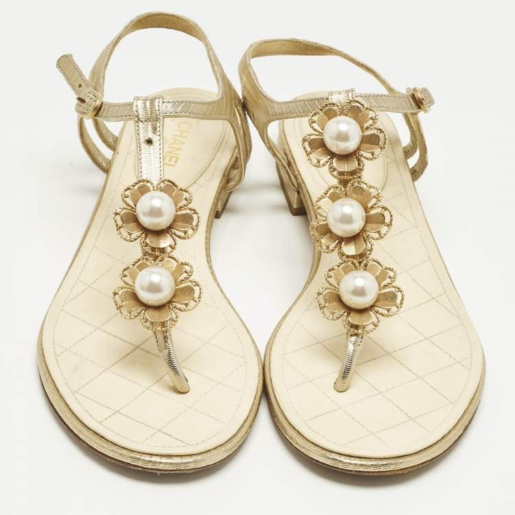 Pre Owned Chanel Gold Leather Pearl Camellia Thong T-Strap Flat Sandals Size 38.5