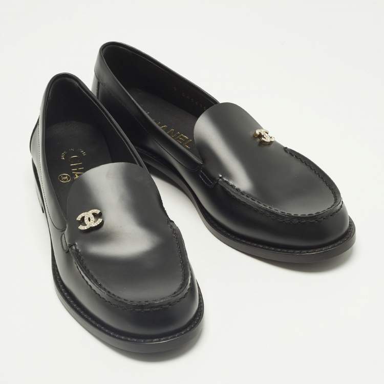 Pre Owned Chanel Black Leather CC Logo Slip On Loafers Size 38