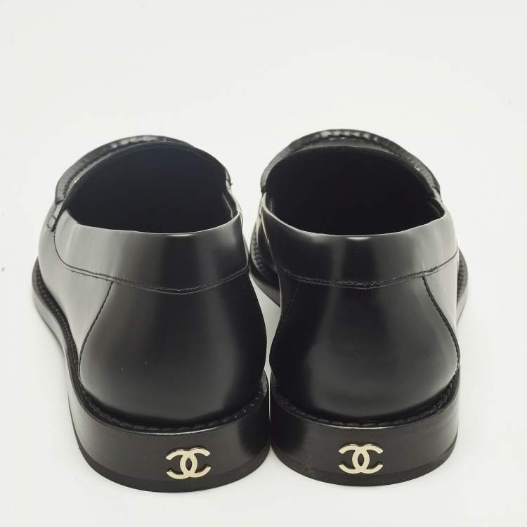 Pre Owned Chanel Black Leather CC Logo Slip On Loafers Size 38