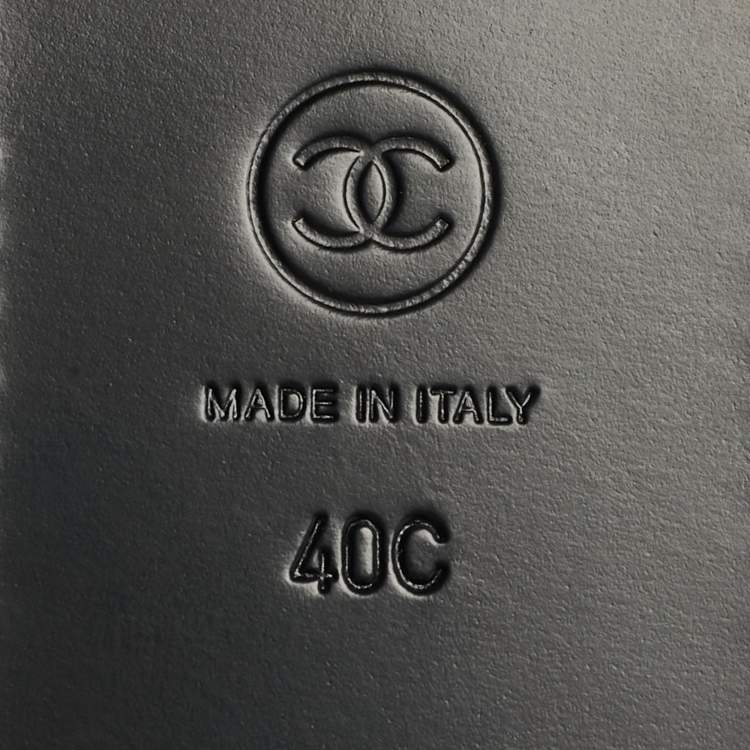 Pre Owned Chanel Black/White Leather CC Slip On Loafers Size 40