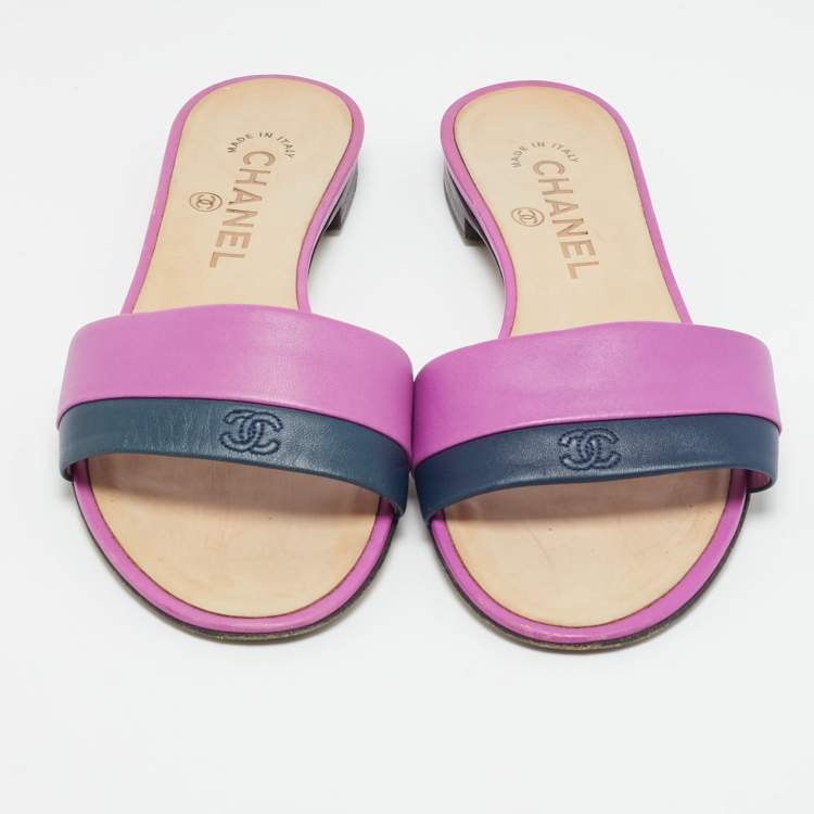 Pre Owned Chanel Purple/Navy Blue Leather CC Flat Slides Size 37.5