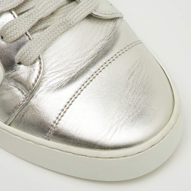 Pre Owned Chanel Silver/White Leather and Rubber CC Low Top Sneakers Size 36.5