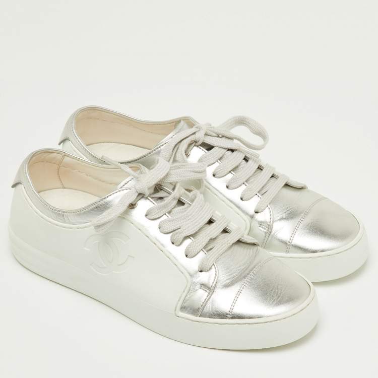 Pre Owned Chanel Silver/White Leather and Rubber CC Low Top Sneakers Size 36.5