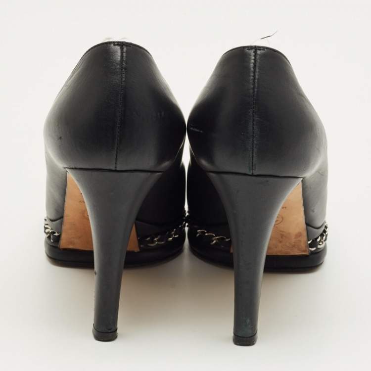 Pre Owned Chanel Navy Blue Leather Platform Pumps Size 39