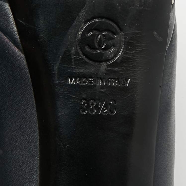 Pre Owned Chanel Two Tone Leather CC Cap-Toe Chain Detail Platform Pumps Size 38.5