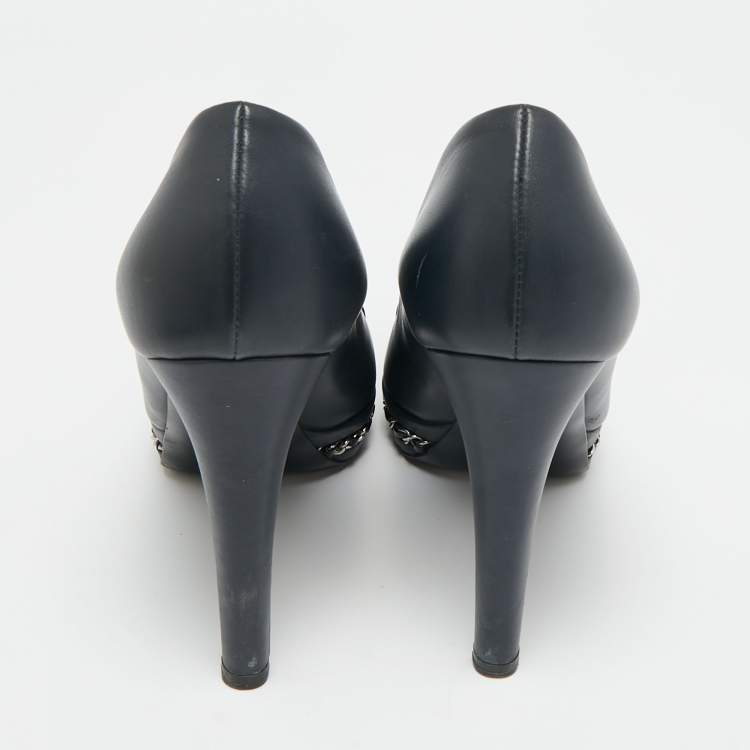 Pre Owned Chanel Two Tone Leather CC Cap-Toe Chain Detail Platform Pumps Size 38.5