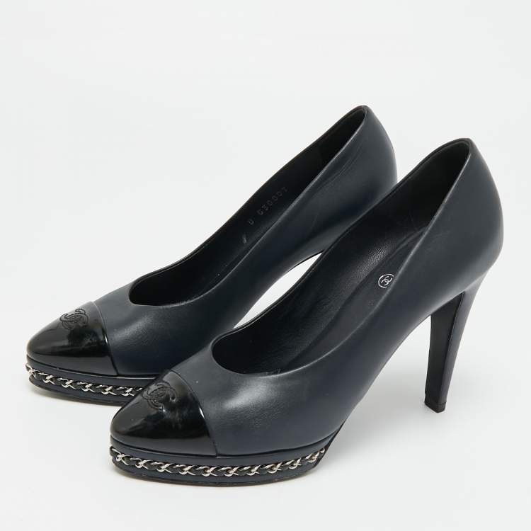 Pre Owned Chanel Two Tone Leather CC Cap-Toe Chain Detail Platform Pumps Size 38.5