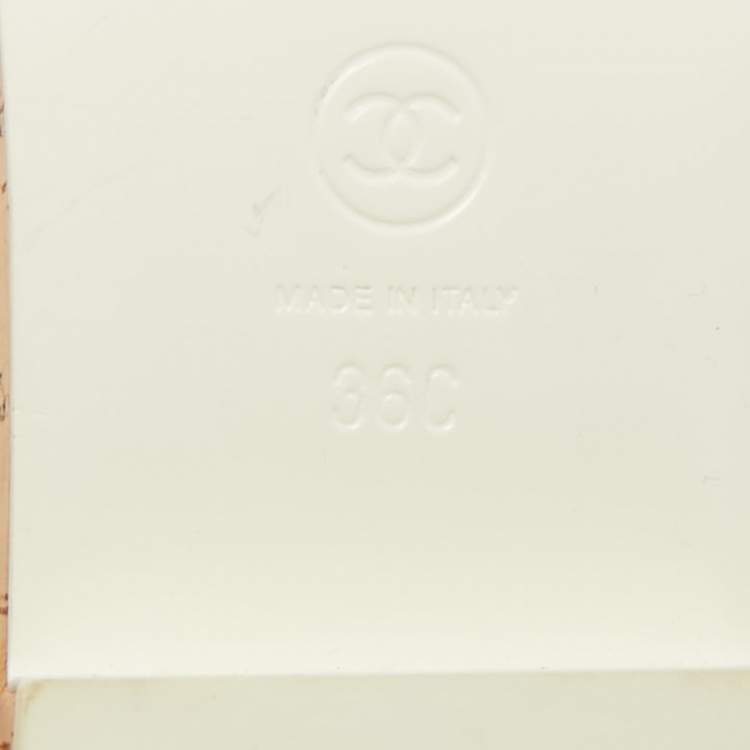 مملوكة مسبقًا Chanel Size 36 Black/White Tweed and Leather Logo Chain Link Cork Slide Sandals