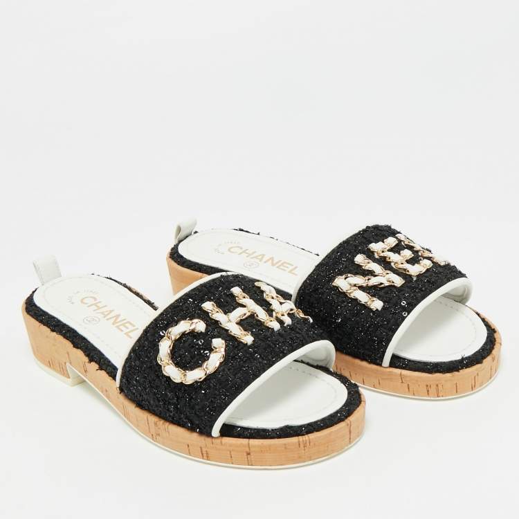 مملوكة مسبقًا Chanel Size 36 Black/White Tweed and Leather Logo Chain Link Cork Slide Sandals