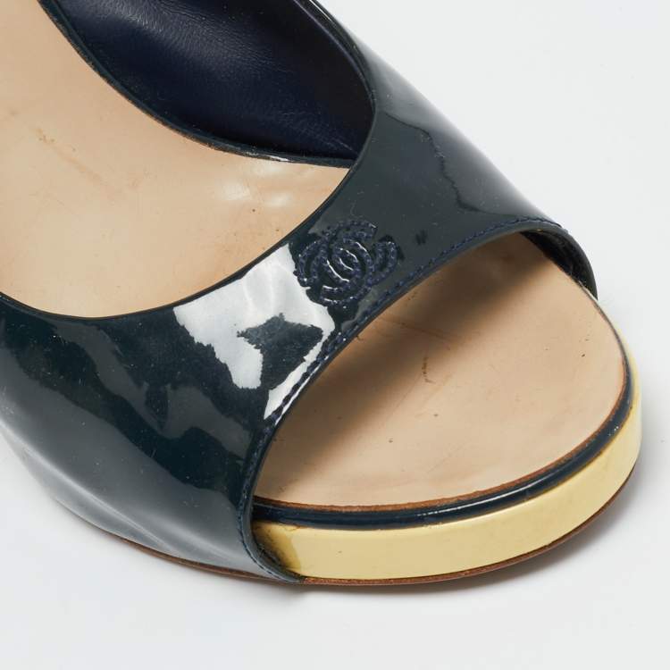 Pre Owned Chanel Size 40.5 Navy Blue Patent Leather CC Open Toe Platform Slingback Sandals