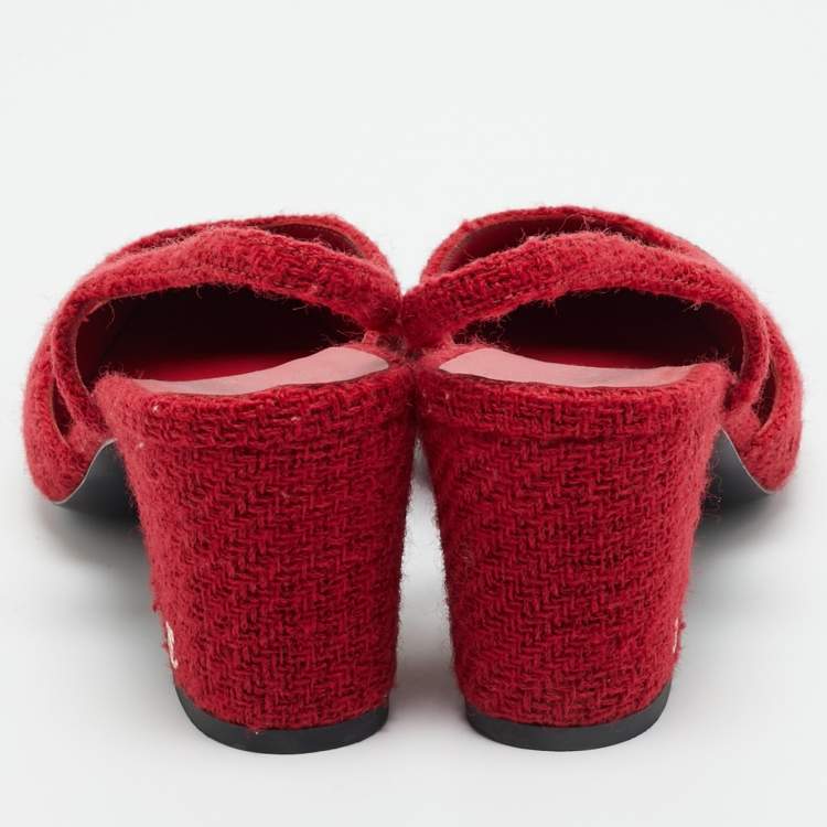 مملوكة مسبقًا Chanel CC Size 37.5 Red/Black Tweed and Patent Leather Slingback Pumps