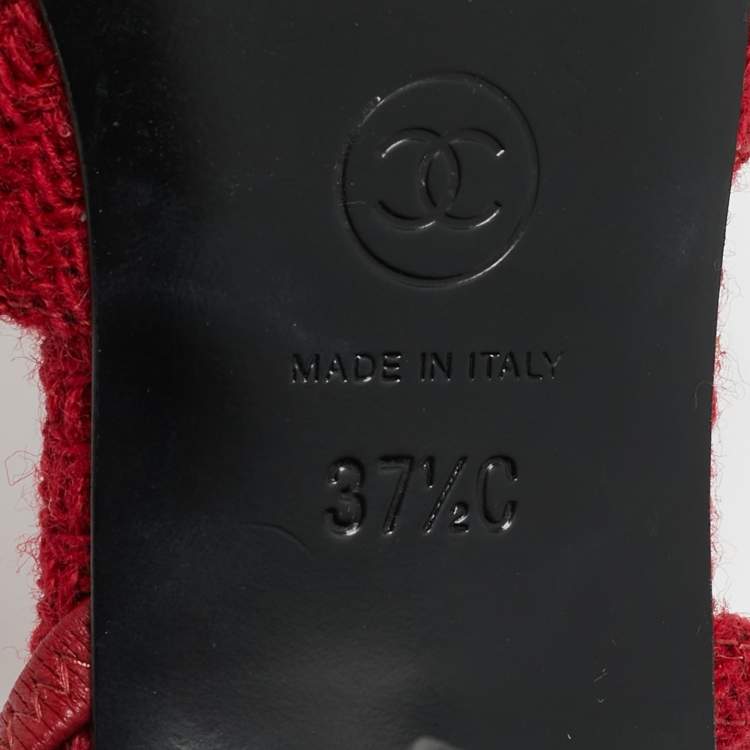مملوكة مسبقًا Chanel CC Size 37.5 Red/Black Tweed and Patent Leather Slingback Pumps