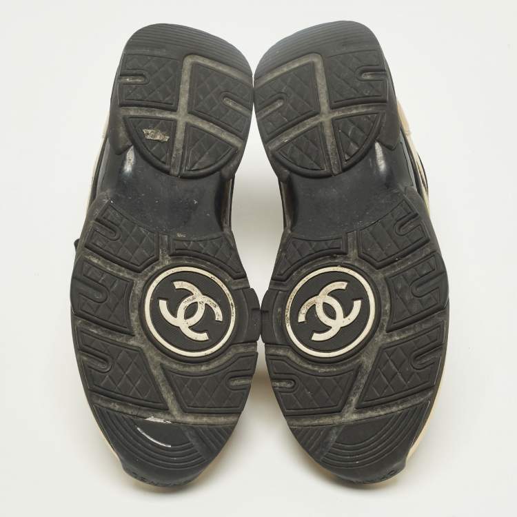 Pre Owned Chanel CC Size 37 Black Leather and Tweed Low Top Sneakers