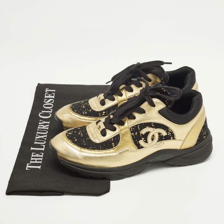 Pre Owned Chanel CC Size 37 Black Leather and Tweed Low Top Sneakers