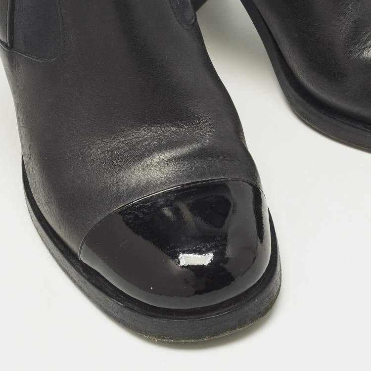 Pre Owned Chanel Size 38.5  Black/Navy Blue Leather and Patent CC Cap Toe Ankle Length Boots