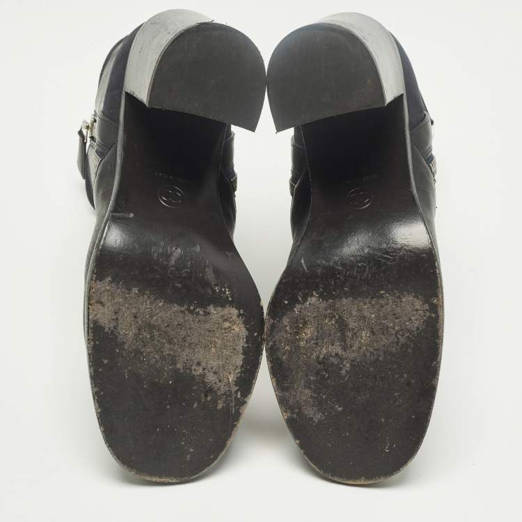 Pre Owned Chanel Size 38.5  Black/Navy Blue Leather and Patent CC Cap Toe Ankle Length Boots