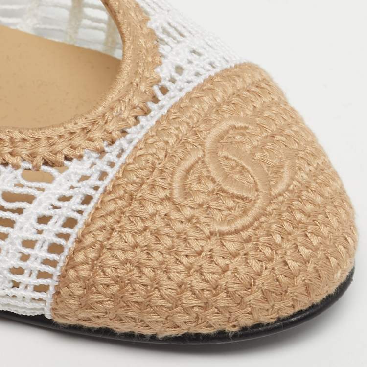 مملوكة مسبقًا Chanel CC Size 37.5 Beige/White Knit Fabric CC Cap Toe Ballet Flats