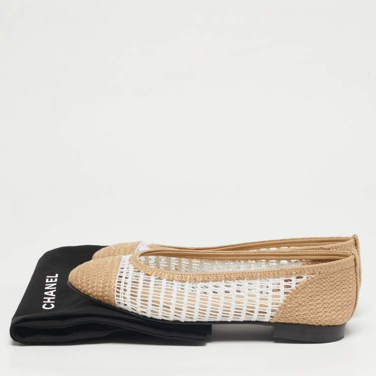مملوكة مسبقًا Chanel CC Size 37.5 Beige/White Knit Fabric CC Cap Toe Ballet Flats