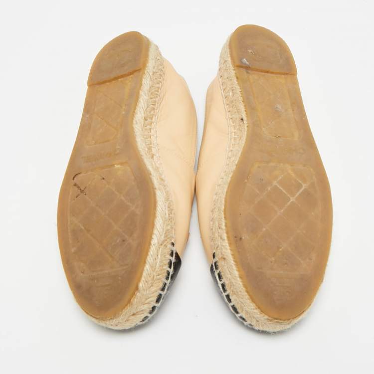 Pre Owned Chanel CC Interlock Logo Size 37 Beige/Black Leather Espadrille Flats