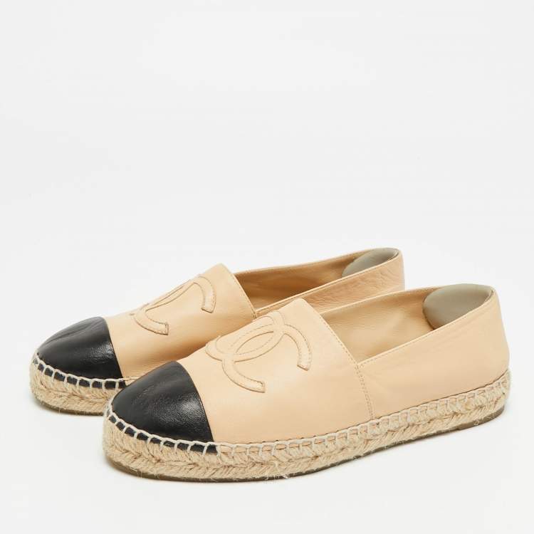 Pre Owned Chanel CC Interlock Logo Size 37 Beige/Black Leather Espadrille Flats