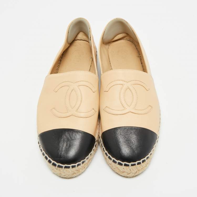 Pre Owned Chanel CC Interlock Logo Size 37 Beige/Black Leather Espadrille Flats