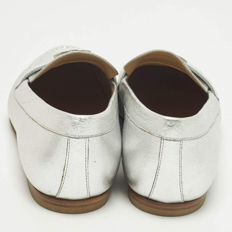 Pre Owned Chanel CC Size 37.5 Silver Leather Loafers