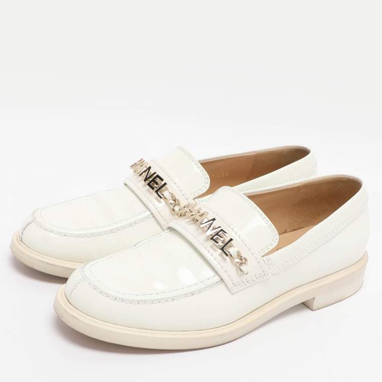 Pre Owned Chanel Logo Embellished Size 39 White Patent Leather Loafers