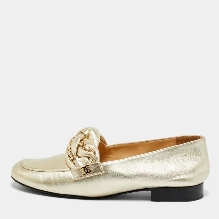 Pre Owned Chanel Logo Embellished Size 38 Gold Leather Loafers