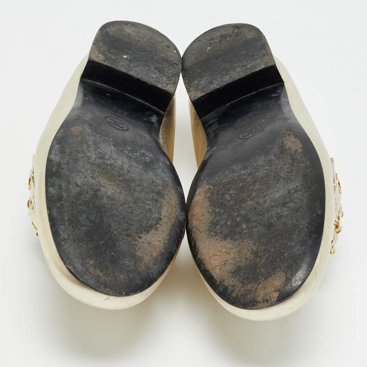 Pre Owned Chanel Logo Embellished Size 38 Gold Leather Loafers
